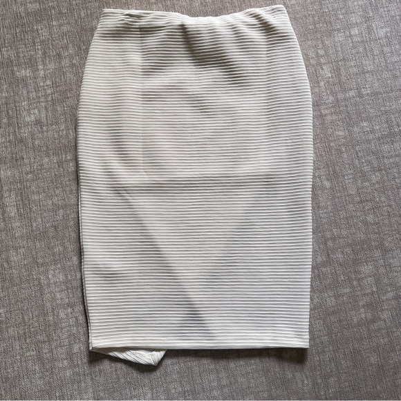 H&M Ribbed Wrap Pencil Skirt - Picture 2 of 4